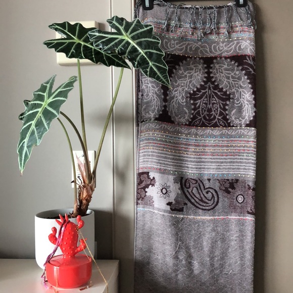 Wrap Scarf - Picture 3 of 3